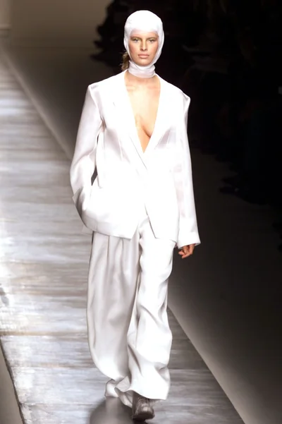 Look 18